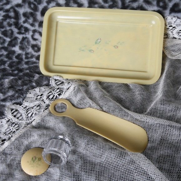 Antique Celluloid Rose Dresser Tray Jar & Shoehorn - Picture 5 of 7